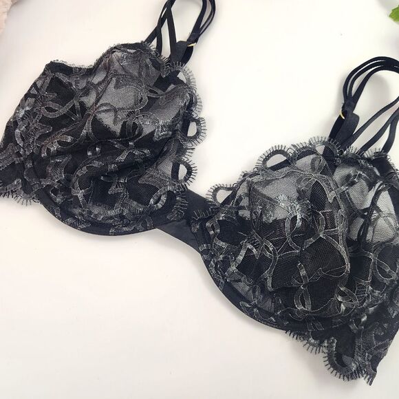 34DD {Victoria's Secret} Black Hearts Unlined Demi Bra - Picture 3 of 7